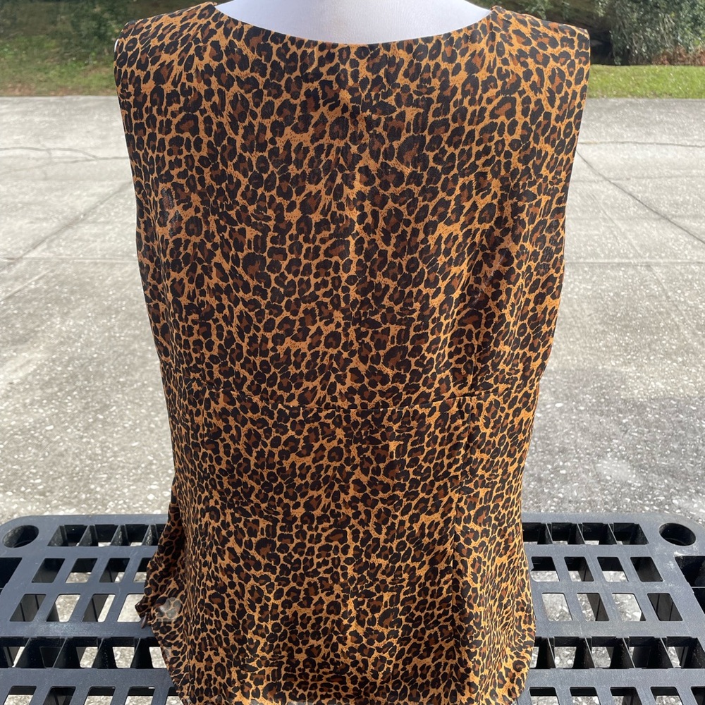 Clothing Company cheetah print top - Picture 2 of 4
